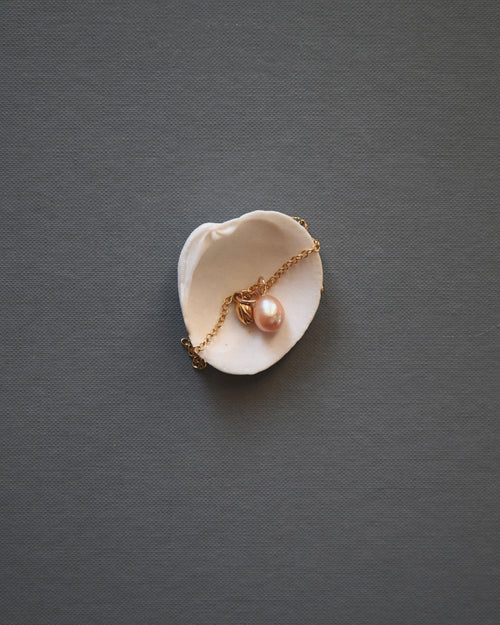 Calla Pendant