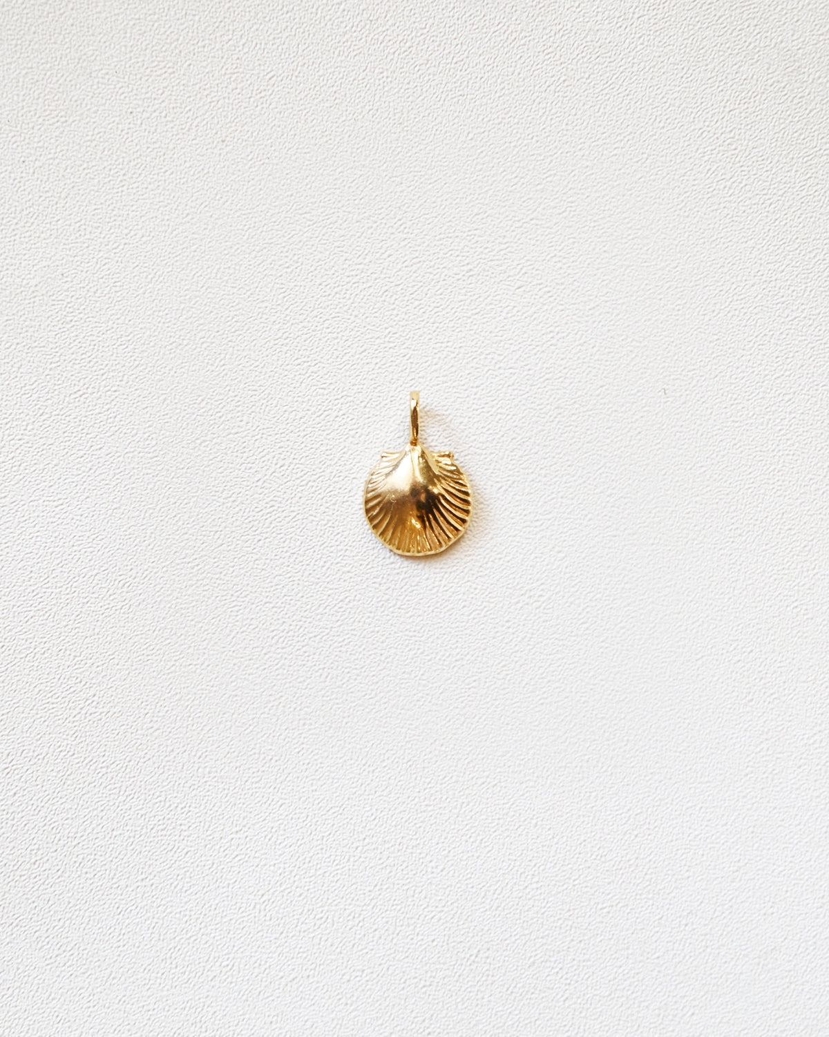 Dorea Charm (Gold)